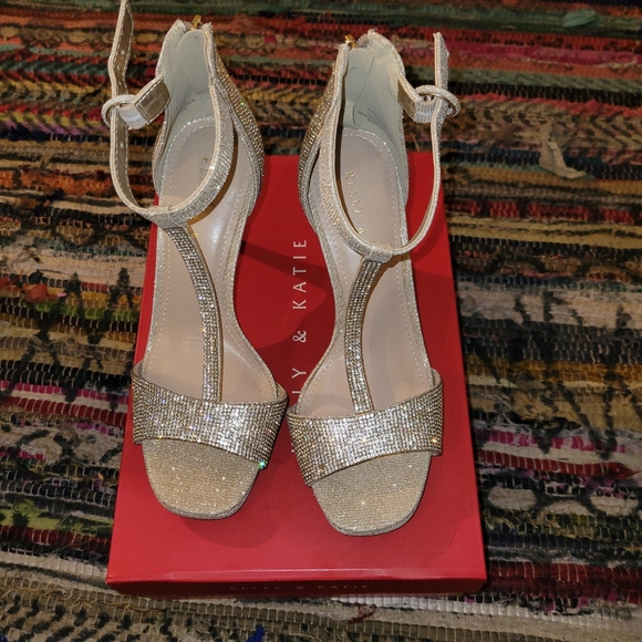 Sparkly heels - Picture 4 of 4